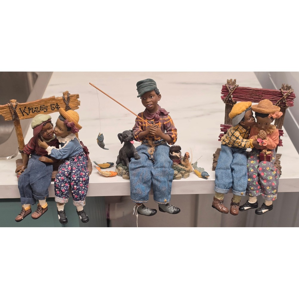 Vintage Daddys Figurines County Fair Collection Kissing Booth Fish Shelf Sitters